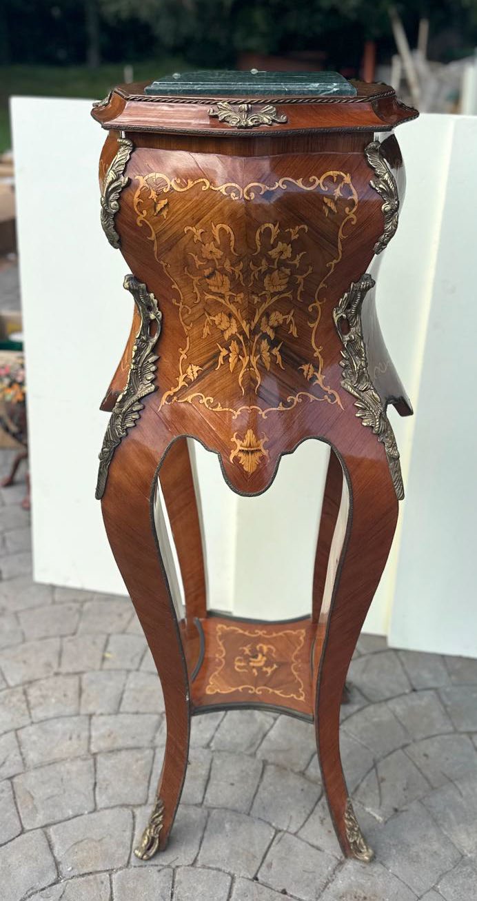 colonnina-bombata-intarsiata-stile-luigi-xv-con-bronzi